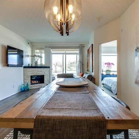 Tranquil Waterfront Condo Kelowna Bagian luar foto